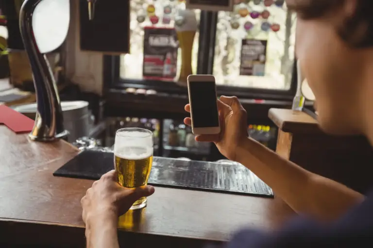 Descubra qual é o melhor sistema para bar: Guia Completo de Gestão e Inovação